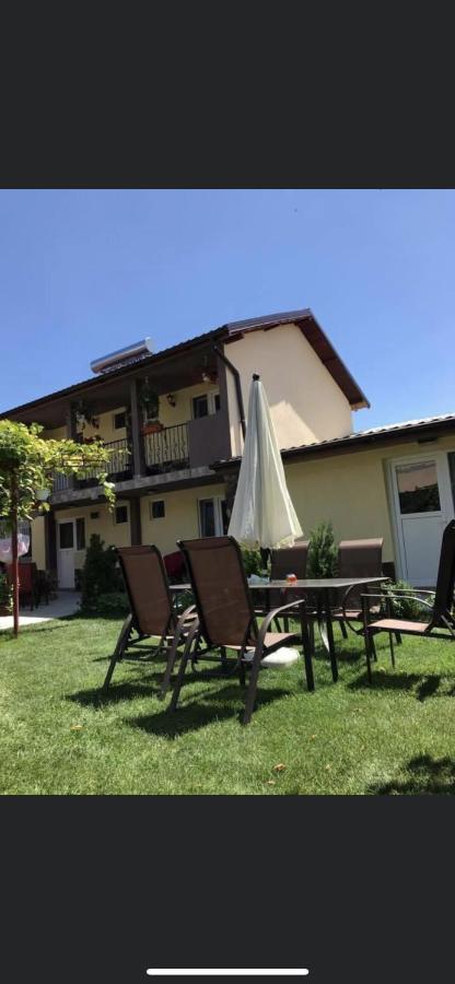 Vila Vlad 2 Mai Bagian luar foto