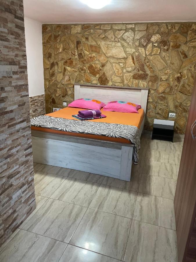 Vila Vlad 2 Mai Bagian luar foto